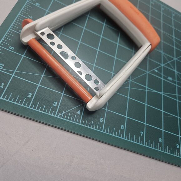 Chef’n Cheese Slicer Slicester One Handed Cheese Slicer 3 Thickness Settings. - Picture 5 of 5